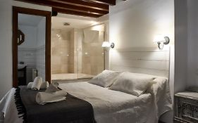 Zahira Suites III